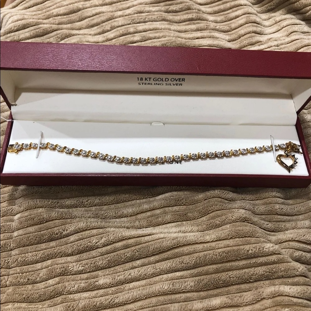 Bracelet with genuine stones